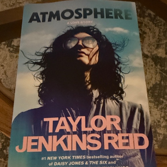 Taylor Jenkins Reid - Atmosphere A Love Story - Picture 5 of 8